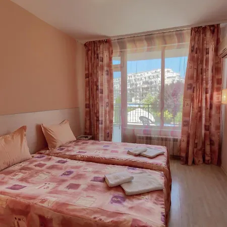 Hotel Fantastiko Ravda *